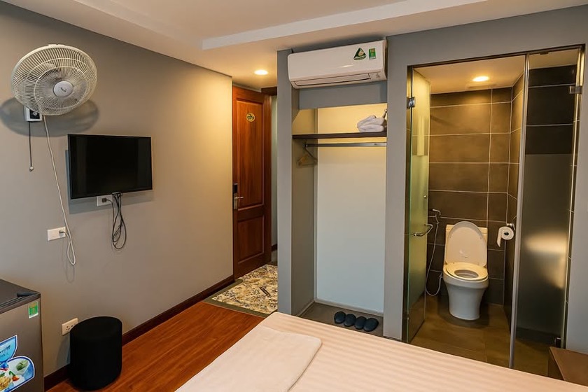 Không gian tiện nghi, sạch sẽ tại Area Motel