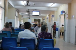 Người chờ khám bệnh