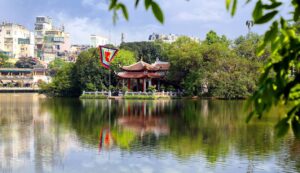 Hồ Hoàn Kiếm - địa điểm lý tưởng cho du khách